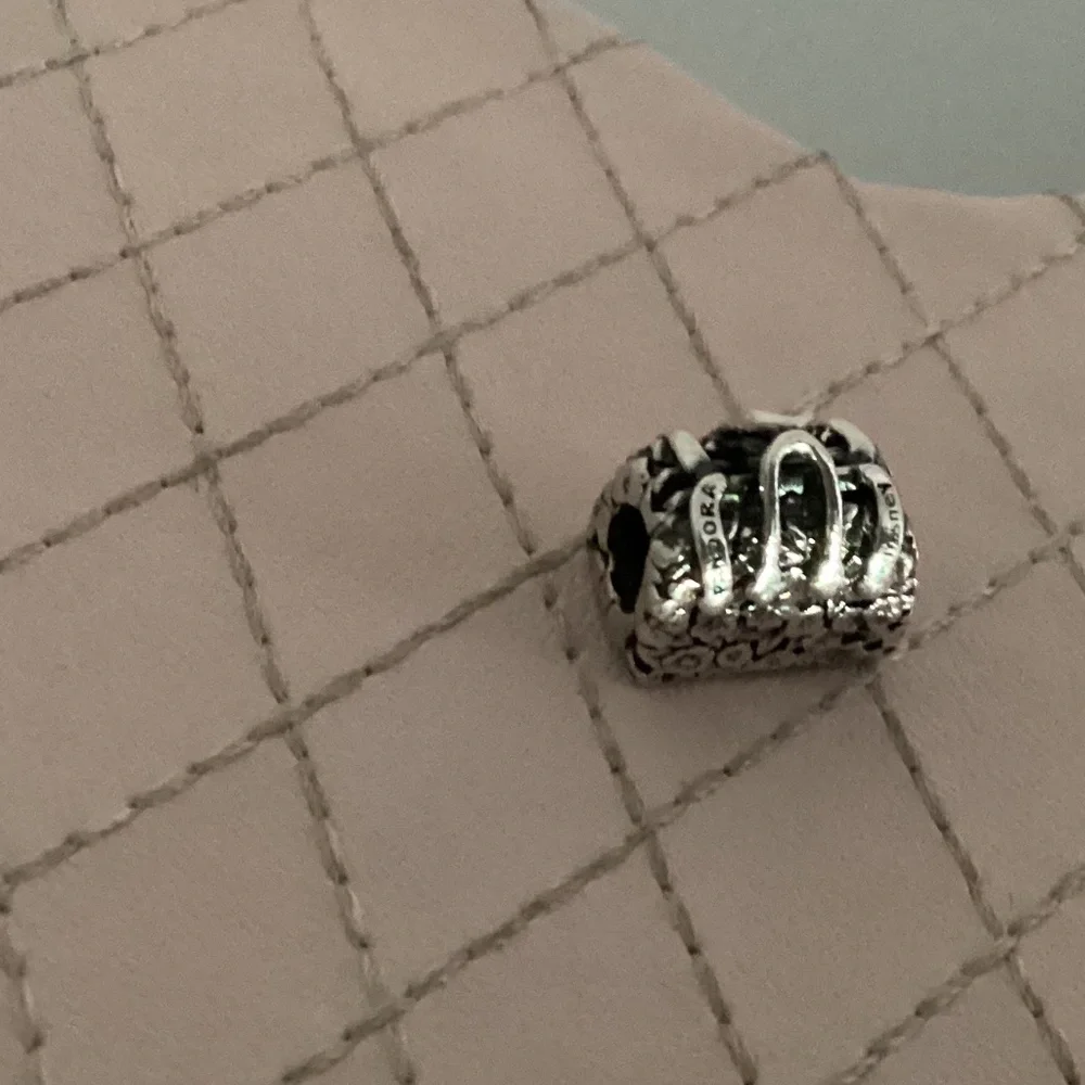 Pandora Disney Limited Release - Picture 1 of 4